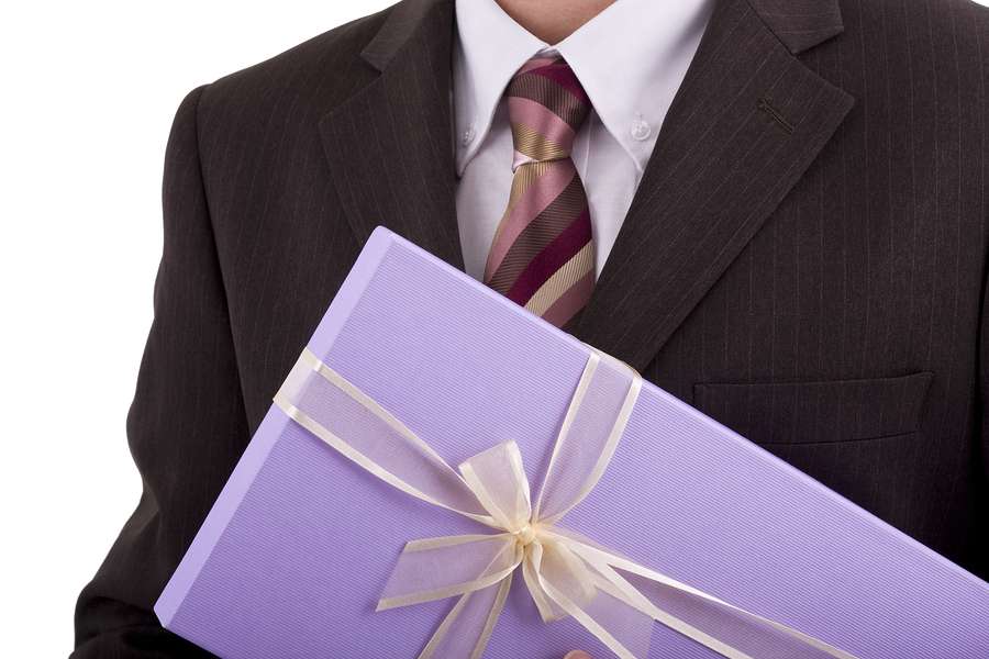This is why your business SHOULDN’T give during the Christmas season